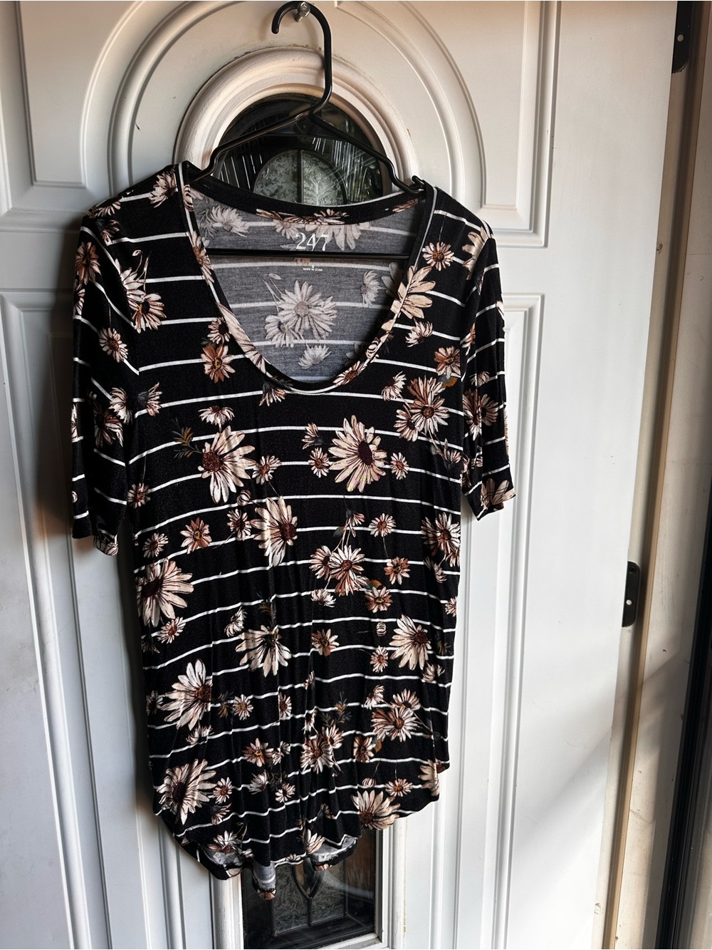 Maurices Black Floral Stripe Scoop Neck Short Sleeve Tee